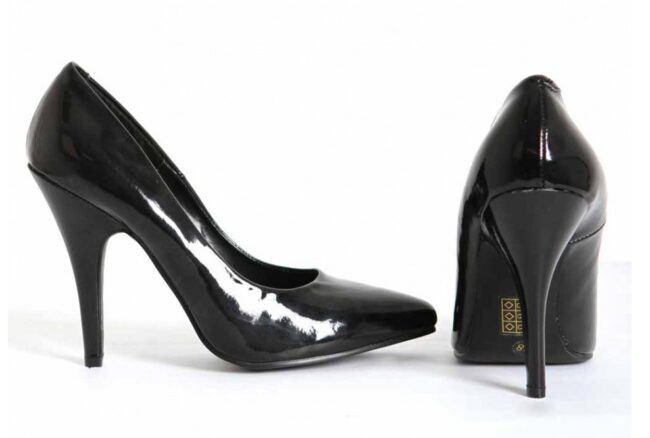 Zapatos de salón de vinilo negro - Imagen 5